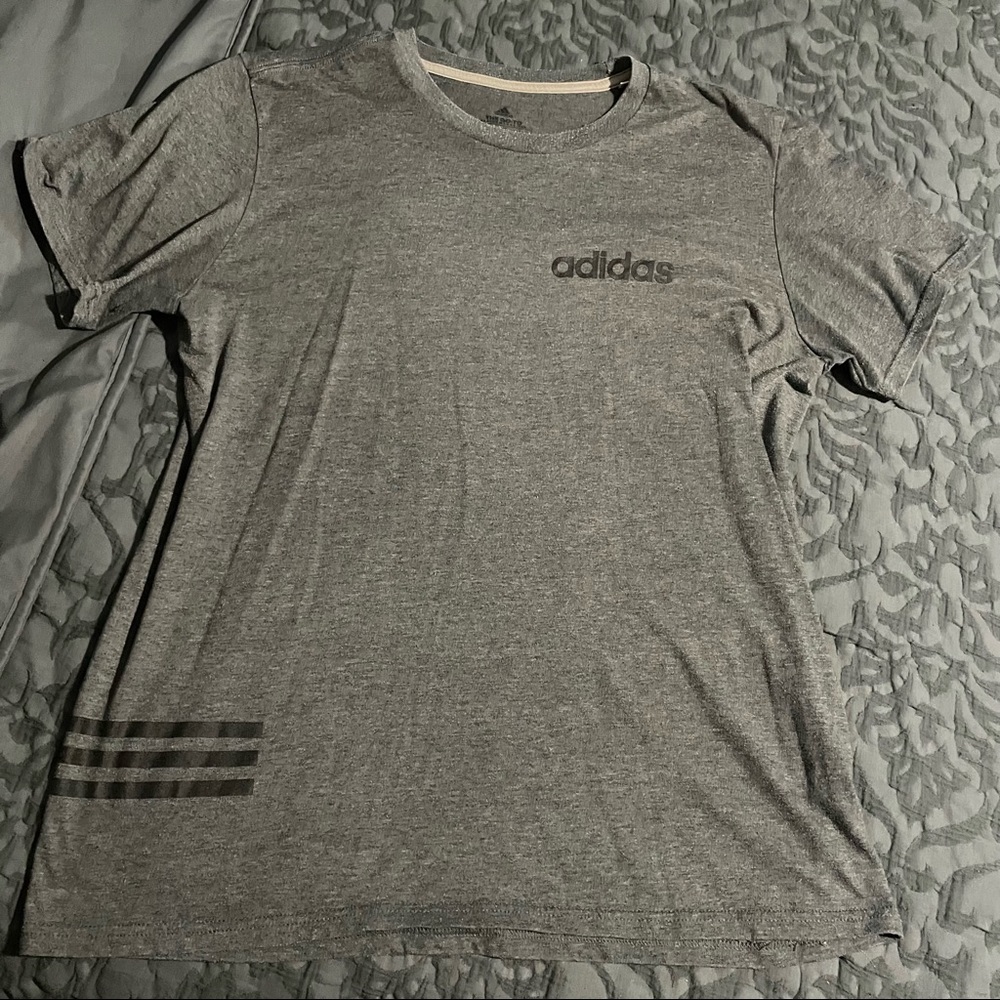 EUC Mens Adidas Tshirt